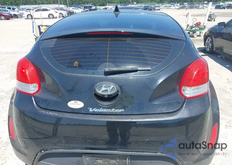 2016 Hyundai Veloster z USA, uszkodzony, nr VIN KMHTC6AD2GU284934